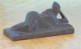 graniittiveistos Viiden jälkeen aamulla