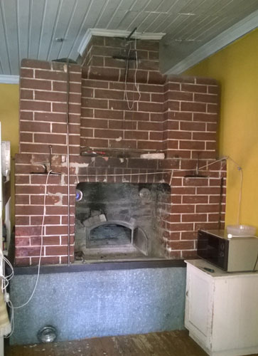 Vanhan leivinuunin korjaus