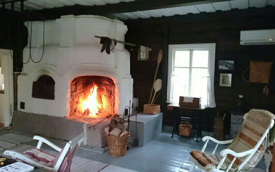 Pohjalaistyylisen vanhan uunin korjaus