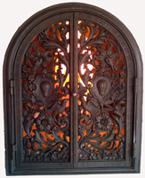 Pitsikoristeinen valurautainen uuninluukku