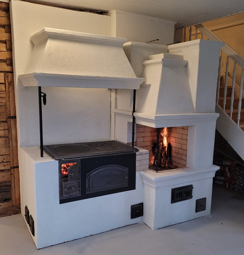 Varaava avotakka ja liesi-leivinuuni