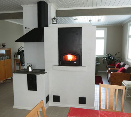 takkaleivinuuni-puuhella yhdistelmä